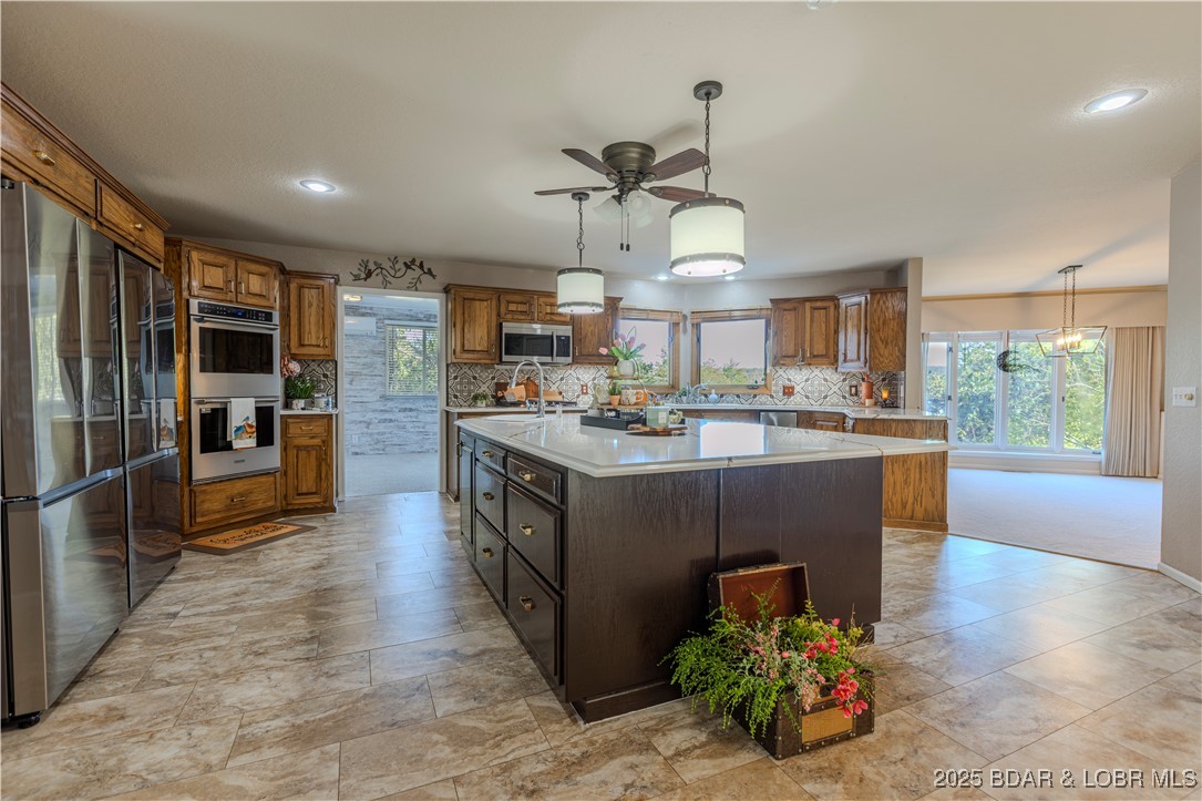 270 Country Club Shores Road Camdenton, MO 65020 - Photo 4 of 23 HUGE kitchen with double refrigerators.