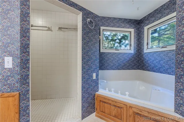 $699,000 | 270 Country Club Shores Road, Camdenton, MO 65020