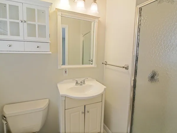 $599,000 | 5 Birchwood Lane, Burlington, VT 05408