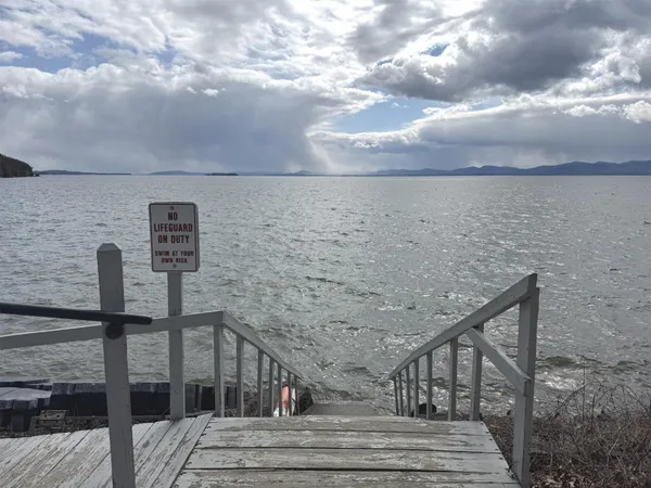 $599,000 | 5 Birchwood Lane, Burlington, VT 05408