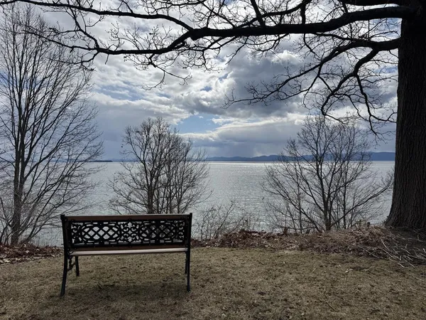 $599,000 | 5 Birchwood Lane, Burlington, VT 05408