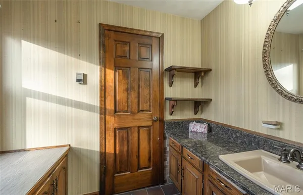 $1,484,000 | 16470 Maries Road 521, Rolla, MO 65401
