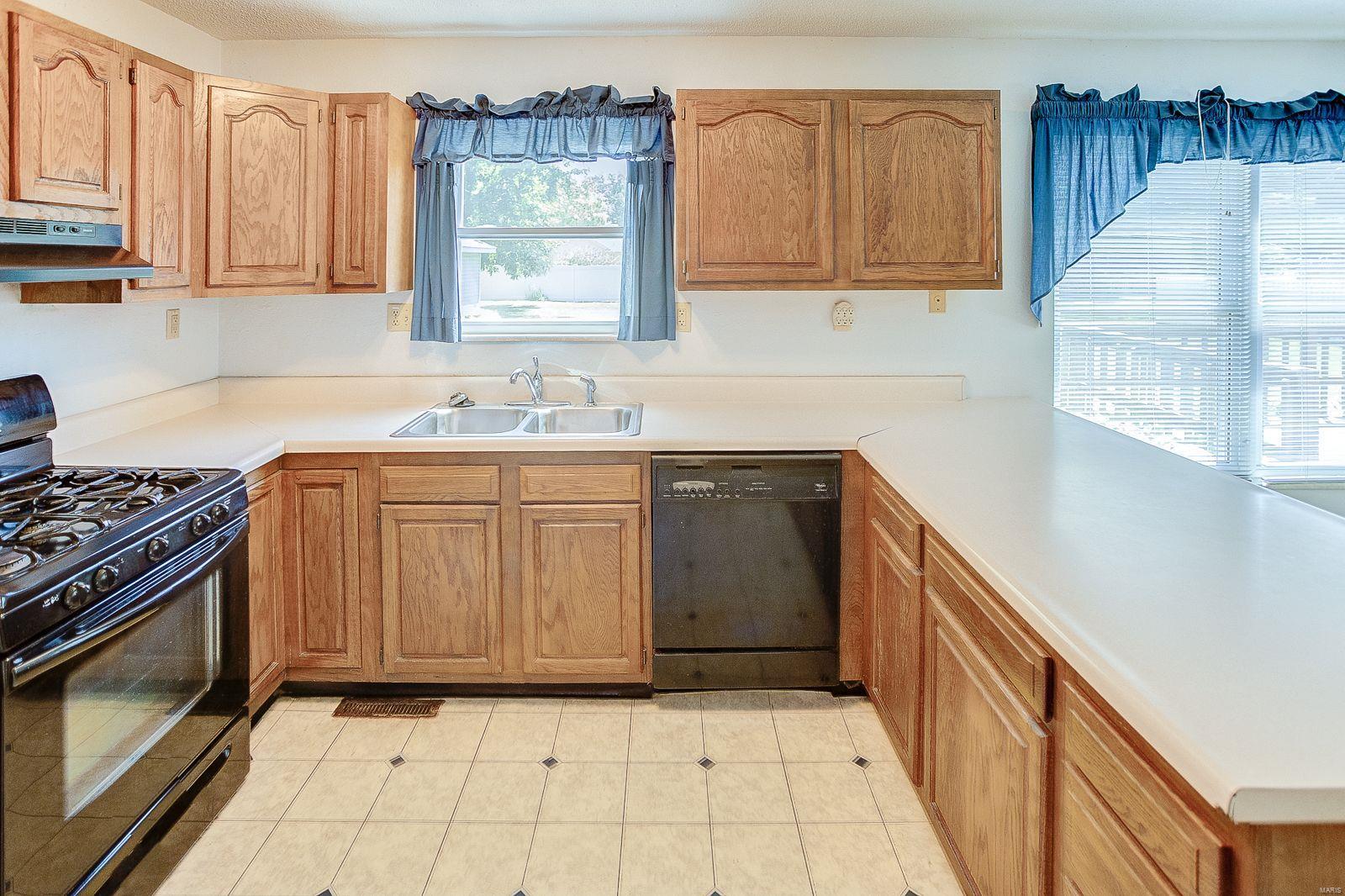 78 Sugarmill Road Troy, IL 62294 - Photo 4 of 48 Gallery Image 4