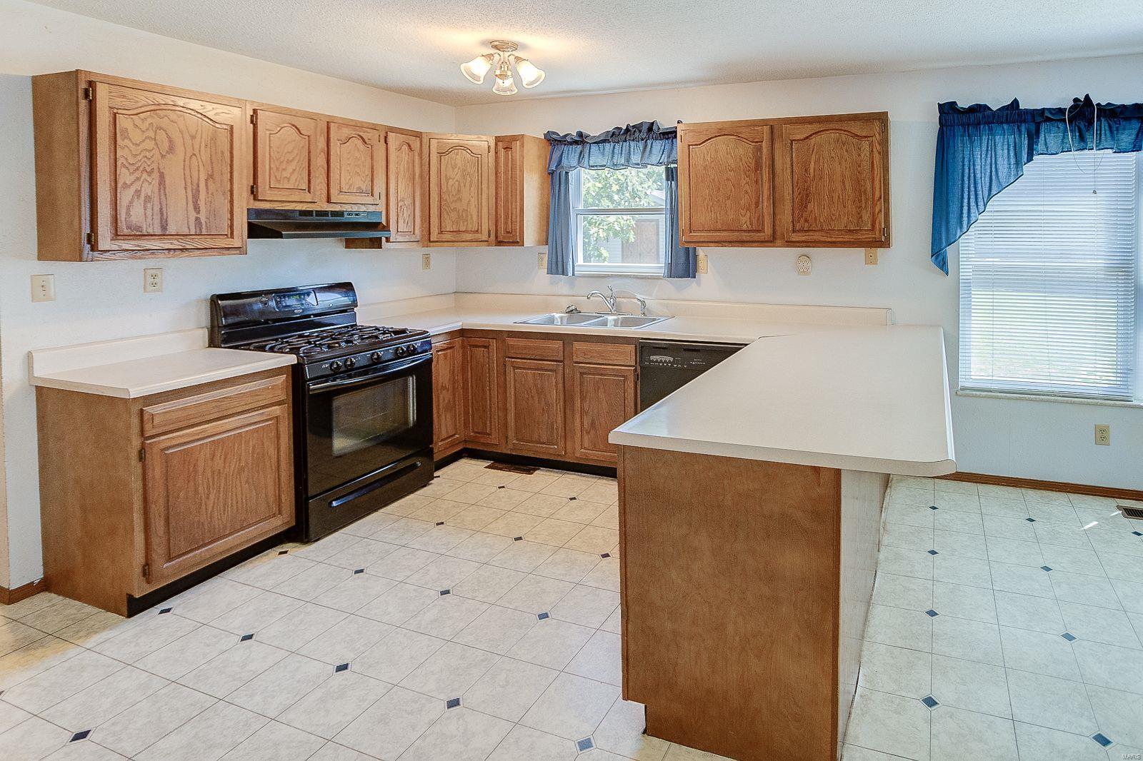 78 Sugarmill Road Troy, IL 62294 - Photo 5 of 48 Gallery Image 5