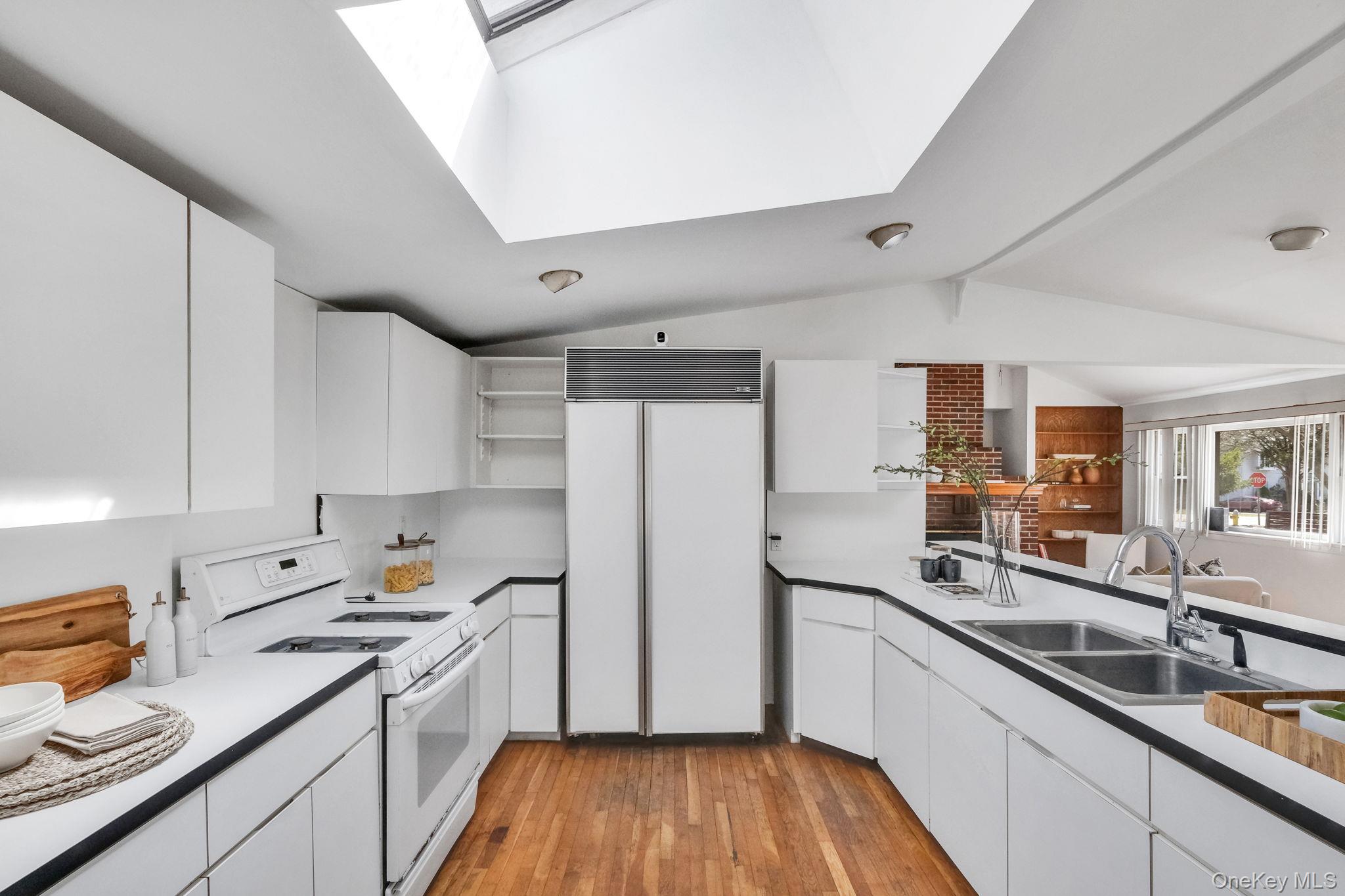 15 Community Road Coram, NY 11727 - Photo 13 of 48