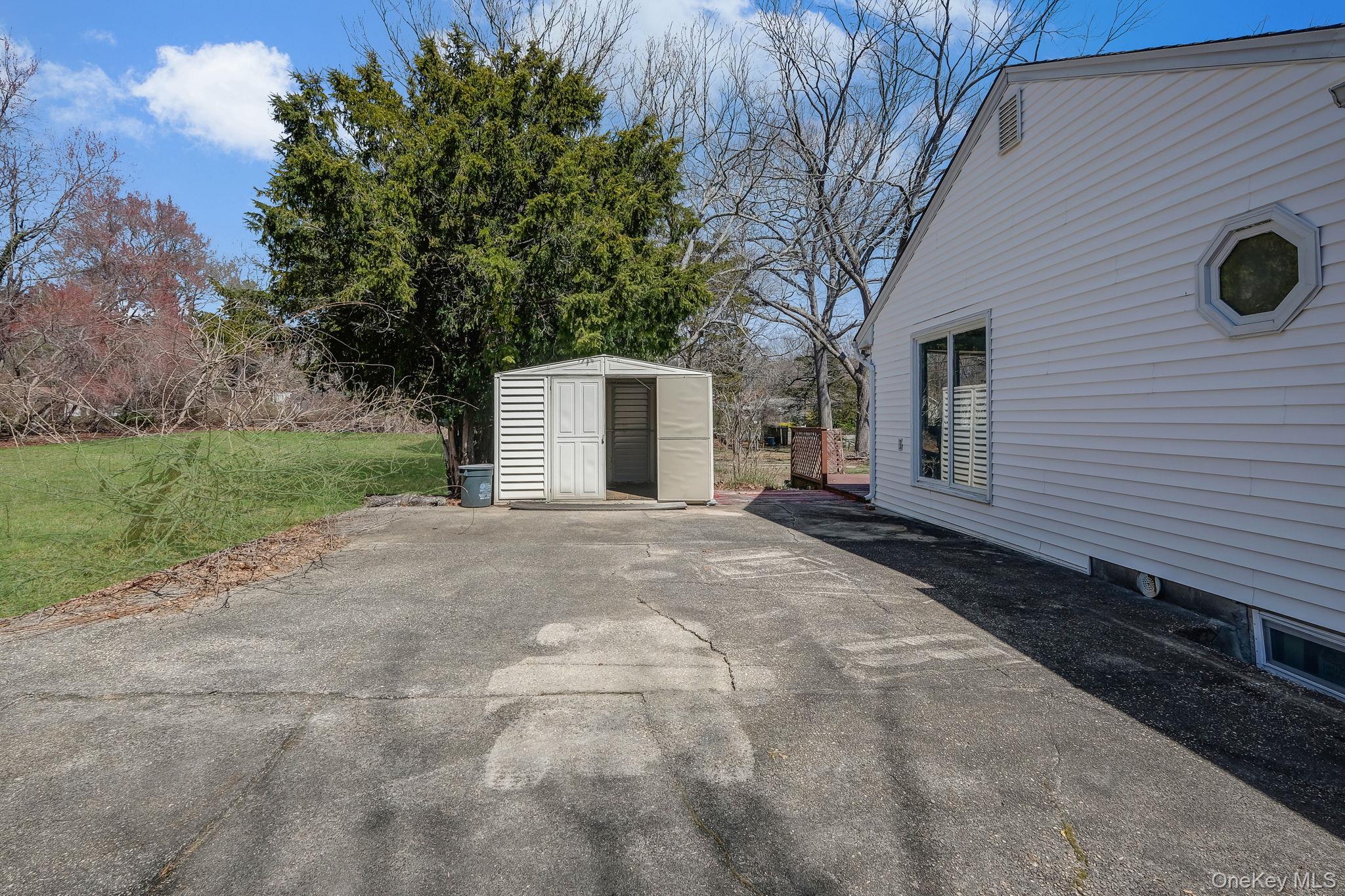 15 Community Road Coram, NY 11727 - Photo 40 of 48