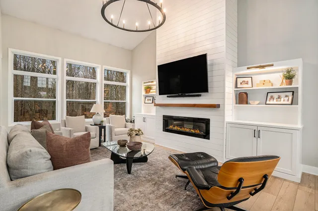 $549,900 | 5928 Preservation Drive, Hamilton, MI 49419