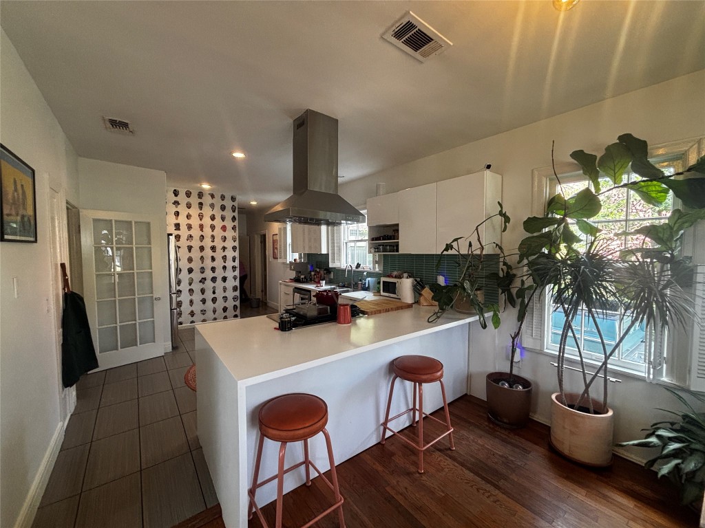 917 East 39th Street Austin, TX 78751 - Photo 17 of 27 a kitchen with sink and view of living room