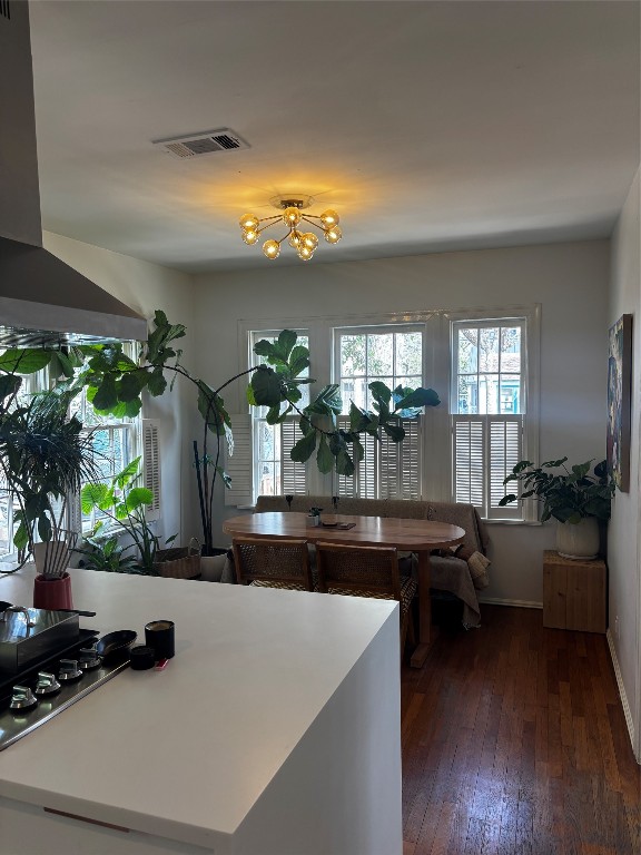 917 East 39th Street Austin, TX 78751 - Photo 8 of 27 a living room with furniture and a large window