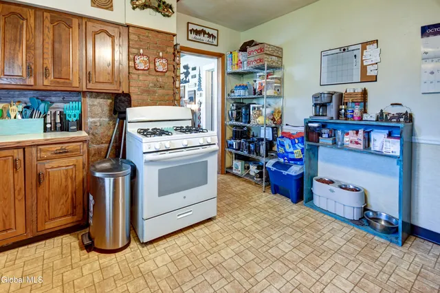 $215,000 | 176 Florida Avenue, Amsterdam, NY 12010