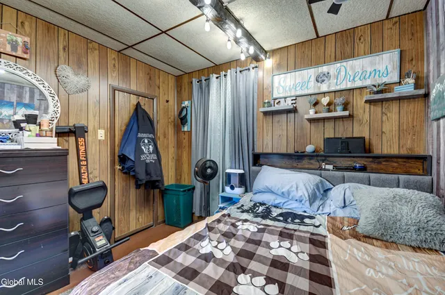 $215,000 | 176 Florida Avenue, Amsterdam, NY 12010