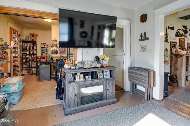 $215,000 | 176 Florida Avenue, Amsterdam, NY 12010