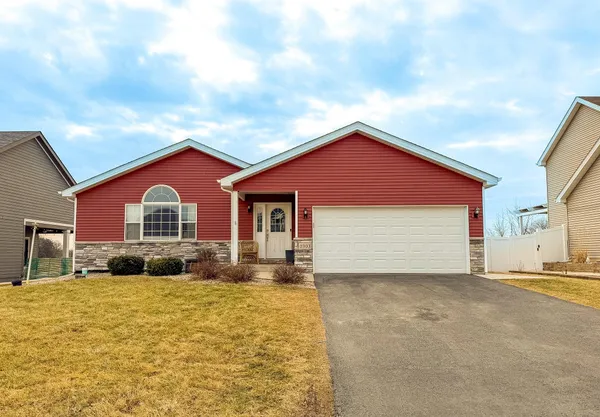 $379,900 | 2303 Spring Run Lane, Lowell, IN 46356