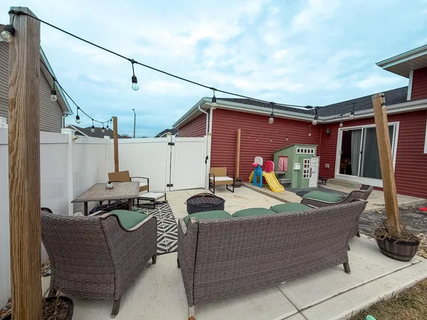 $379,900 | 2303 Spring Run Lane, Lowell, IN 46356