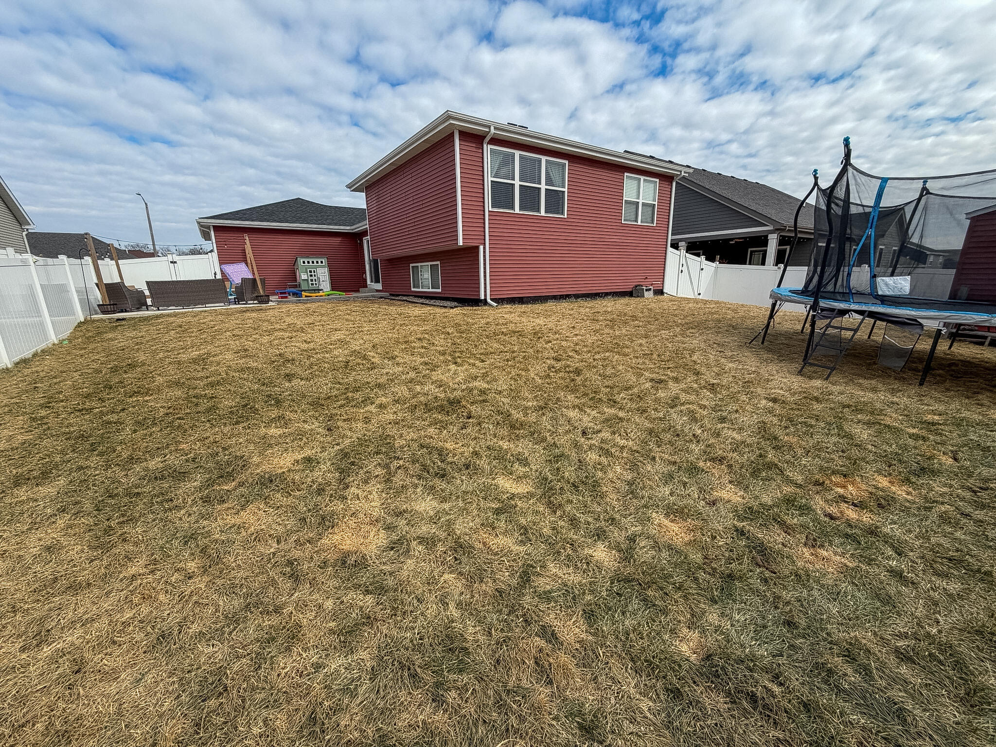 2303 Spring Run Lane Lowell, IN 46356 - Photo 15 of 17 2048x1536