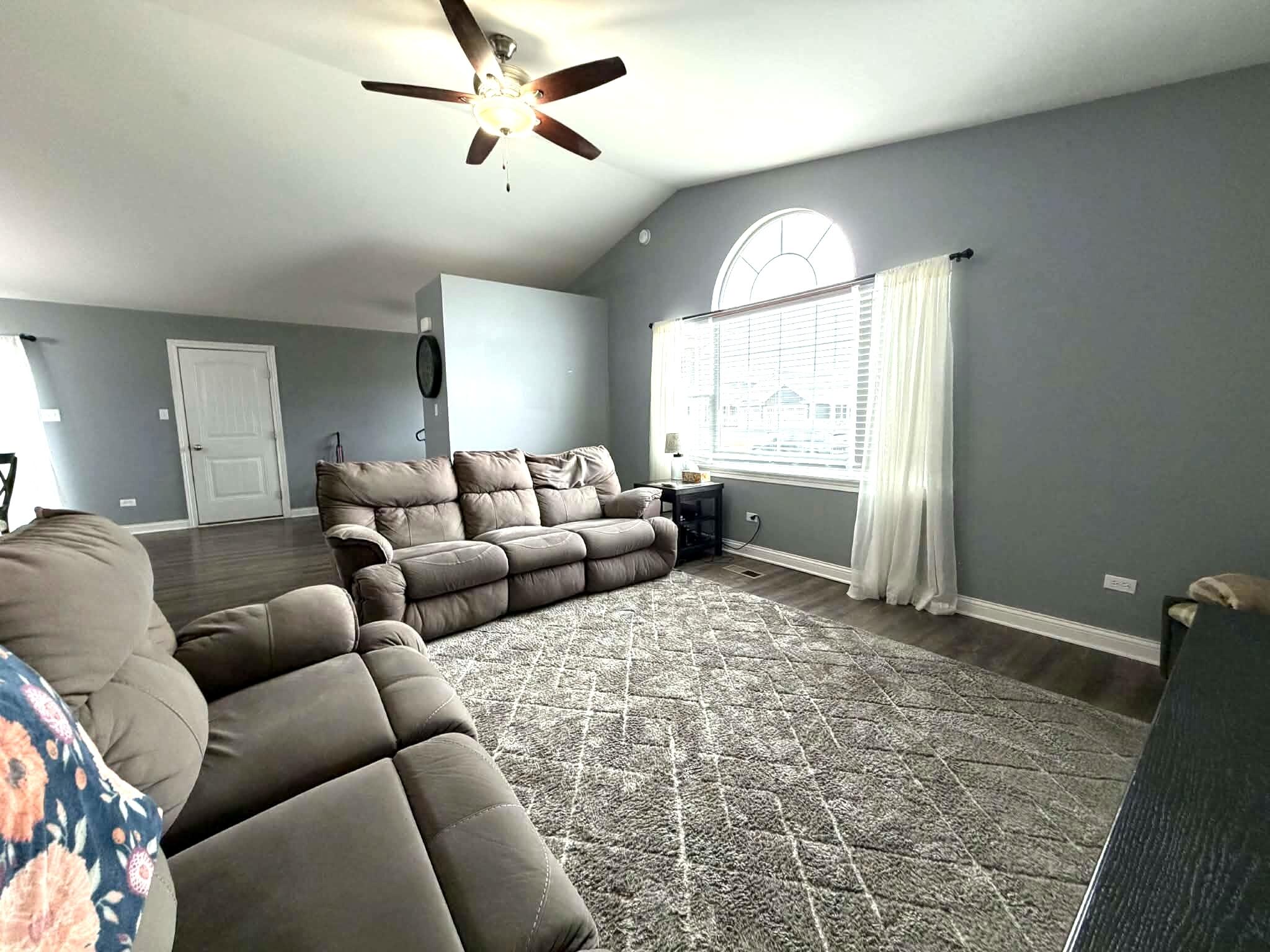 2303 Spring Run Lane Lowell, IN 46356 - Photo 5 of 17 2048x1536