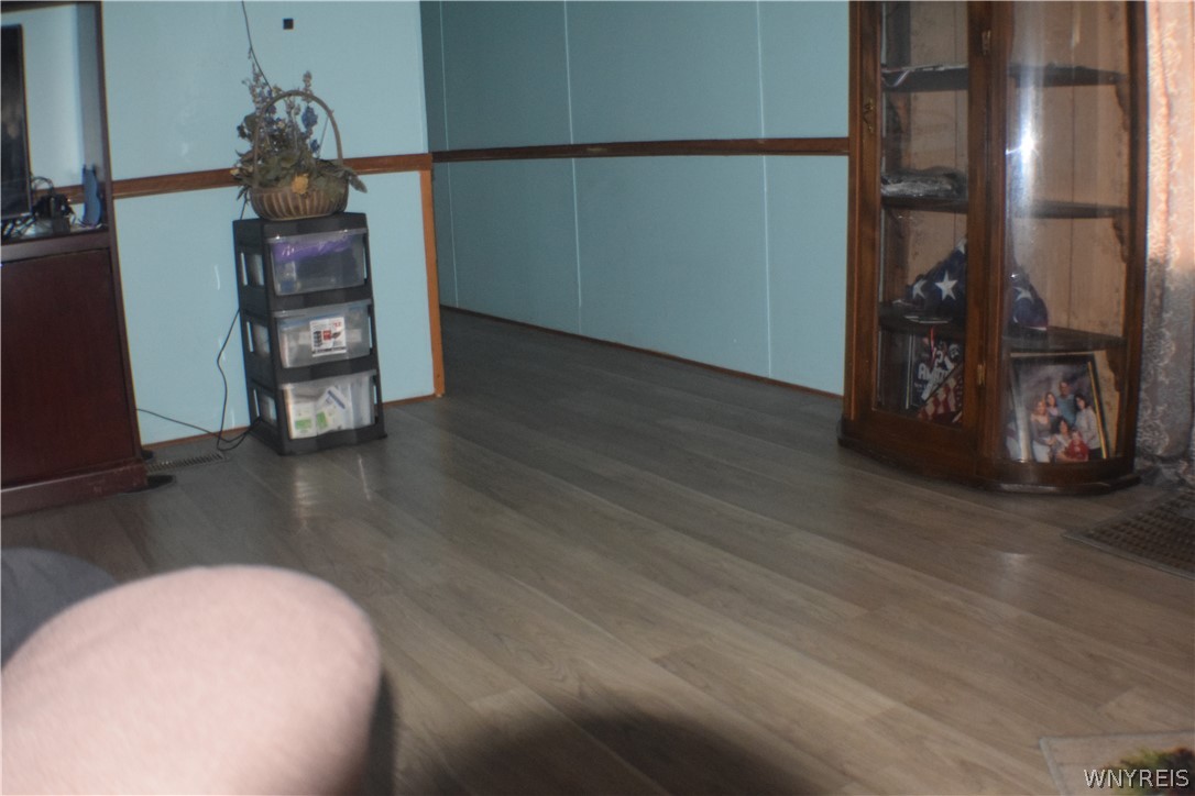 6249 Corwin Station Newfane, NY 14108 - Photo 4 of 6 LIVING ROOM