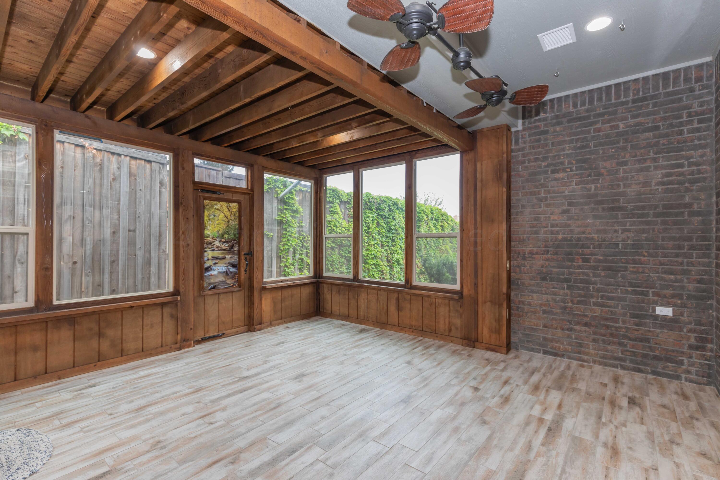 17 Cypress Point Amarillo, TX 79124 - Photo 17 of 72 SUNROOM