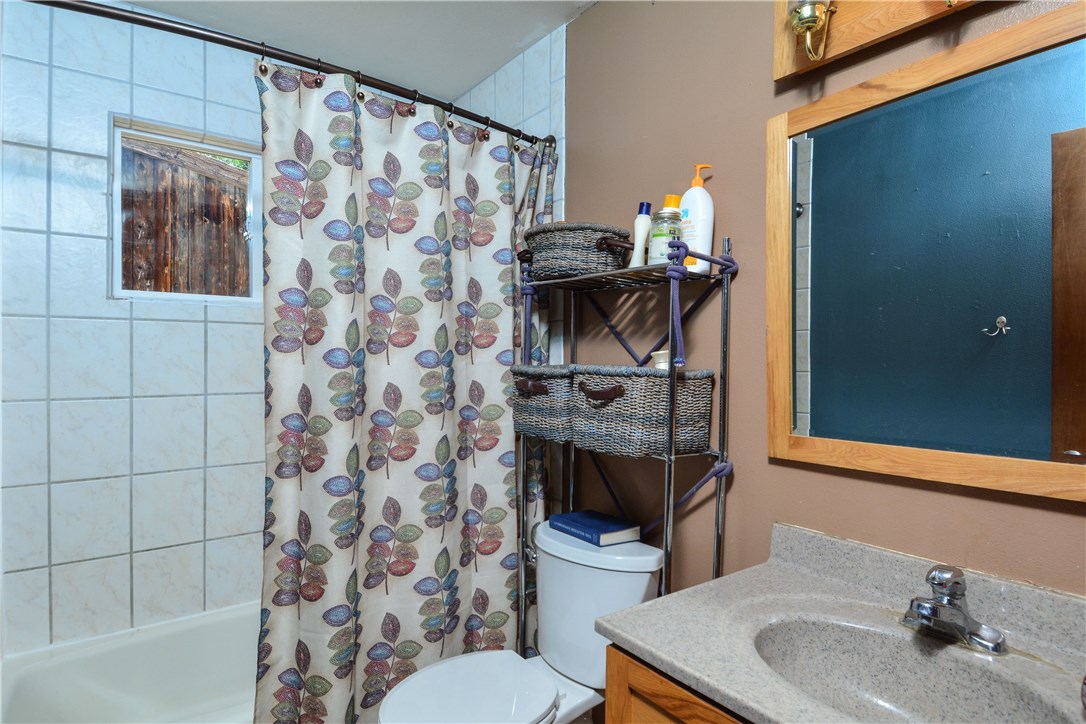 89 V Road Silverthorne, CO 80498 - Photo 12 of 25 Bathroom.
