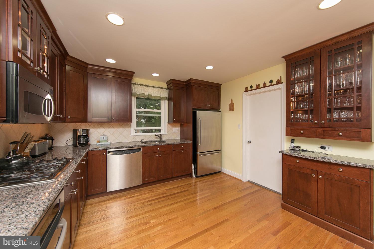 2013 Surrey Road Oreland, PA 19075 - Photo 11 of 29 Kitchen