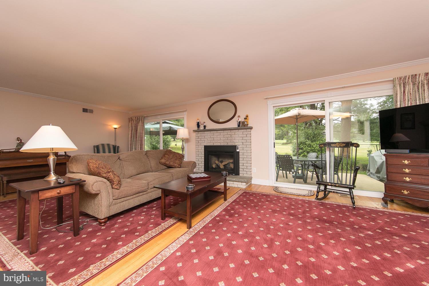 2013 Surrey Road Oreland, PA 19075 - Photo 4 of 29 Living Room