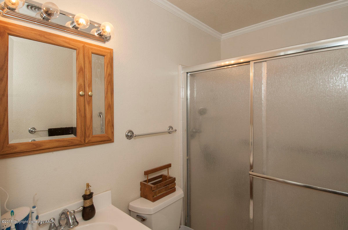 4418 South Lipscomb Street Amarillo, TX 79110 - Photo 19 of 33 BATHROOM 2 VIEW 2