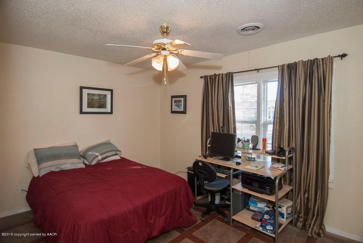 4418 South Lipscomb Street Amarillo, TX 79110 - Photo 20 of 33 BEDROOM 3 VIEW 1