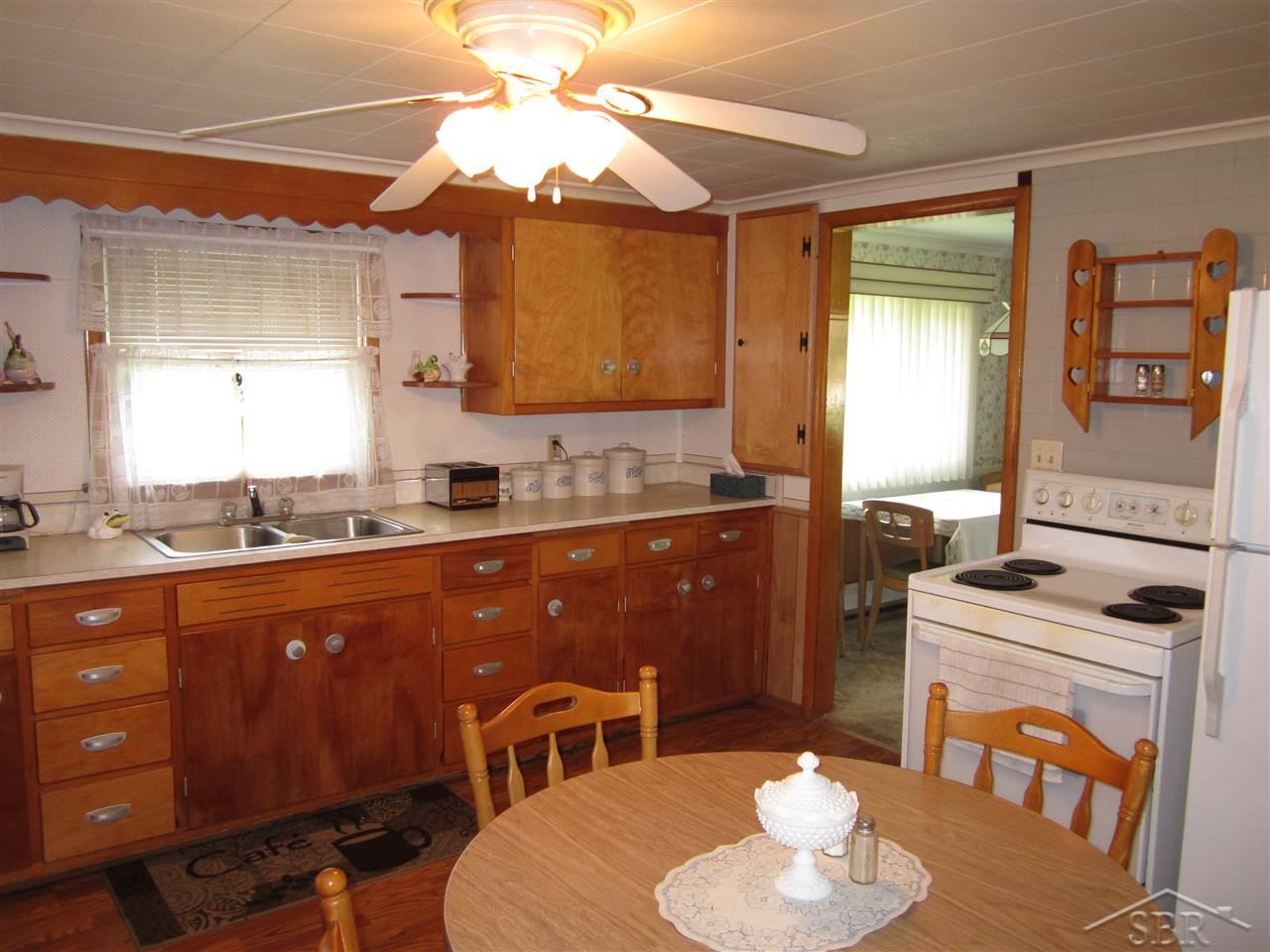 820 North Gleaner Road Saginaw, MI 48609 - Photo 5 of 23 31317862-4.JPG