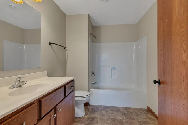 $220,000 | 647 Cottonwood Avenue, Litchfield, MN 55355