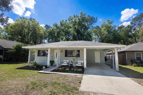 $299,900 | 26312 Sleepy Hollow Street, Sorrento, FL 32776