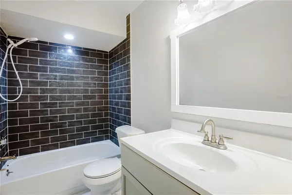 $299,900 | 26312 Sleepy Hollow Street, Sorrento, FL 32776