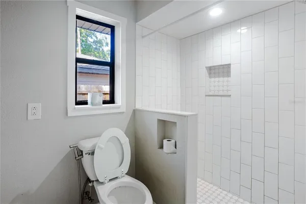 $299,900 | 26312 Sleepy Hollow Street, Sorrento, FL 32776