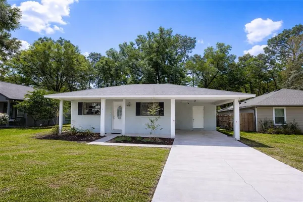 $299,900 | 26312 Sleepy Hollow Street, Sorrento, FL 32776