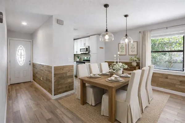 $299,900 | 26312 Sleepy Hollow Street, Sorrento, FL 32776