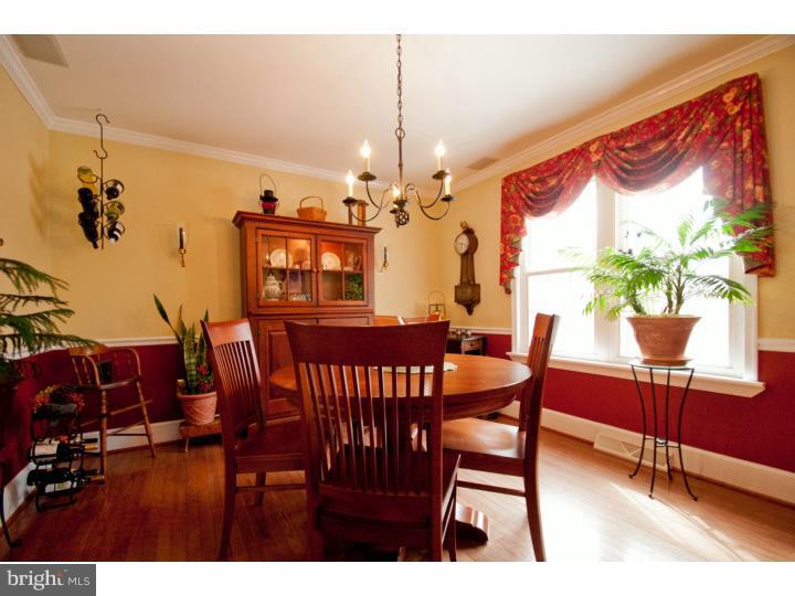 1346 Ridgeview Circle Downingtown, PA 19335 - Photo 11 of 25 Dining Room