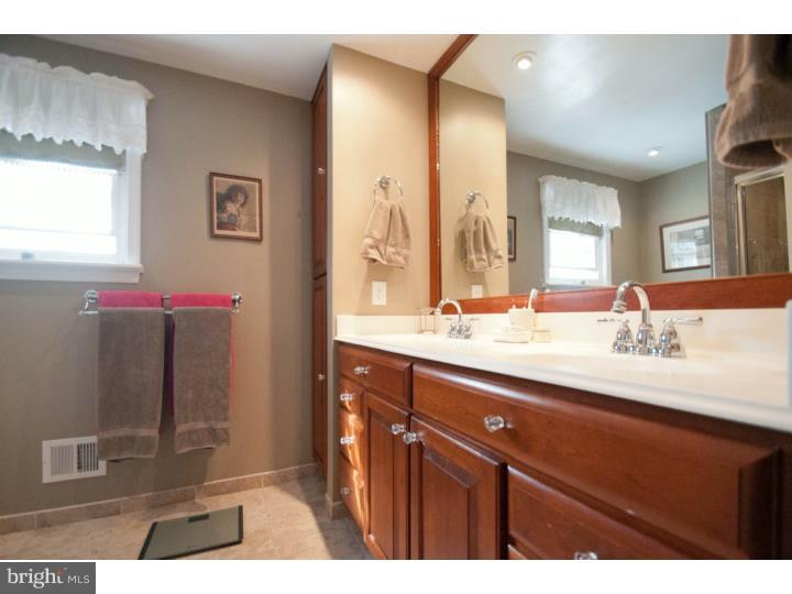 1346 Ridgeview Circle Downingtown, PA 19335 - Photo 15 of 25 Master Bathroom