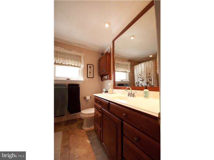 1346 Ridgeview Circle Downingtown, PA 19335 - Photo 19 of 25 Bathroom