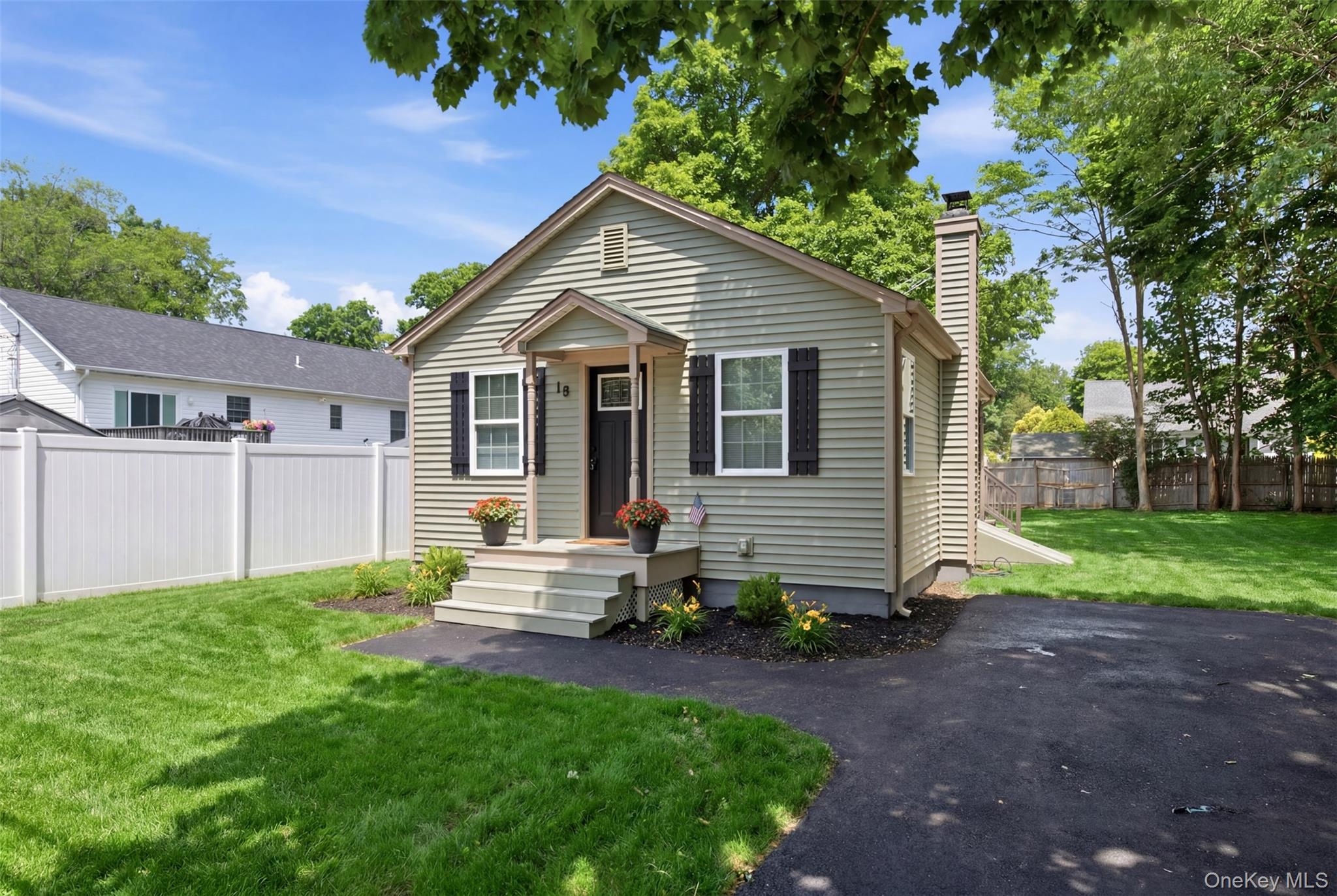 19 Lacrosse Road Mastic Beach, NY 11951 - Photo 4 of 26