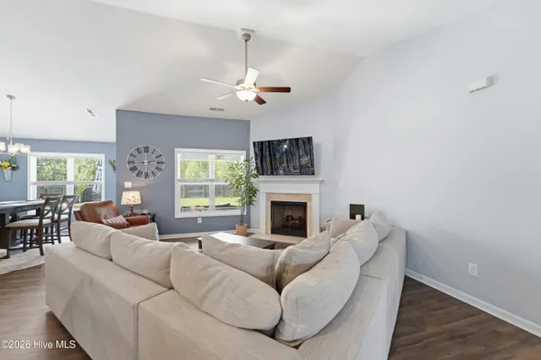 $2,595 | 292 Independence Boulevard, Newport, NC 28570