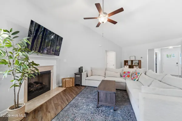 $2,595 | 292 Independence Boulevard, Newport, NC 28570