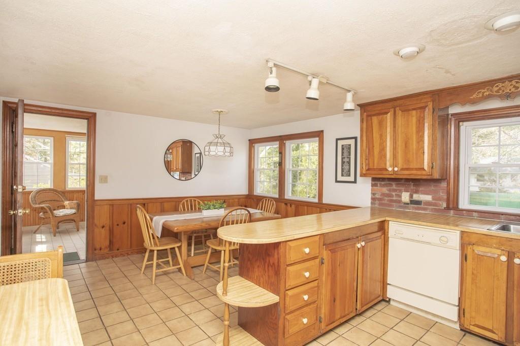 56 Oriole Road Stoughton, MA 02072 - Photo 5 of 19 Gallery Image 5