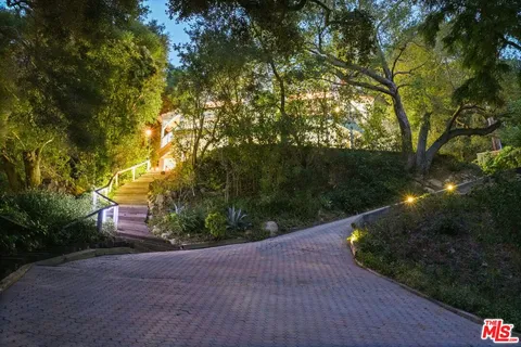 $1,499,000 | 774 Old Topanga Canyon Road, Topanga, CA 90290
