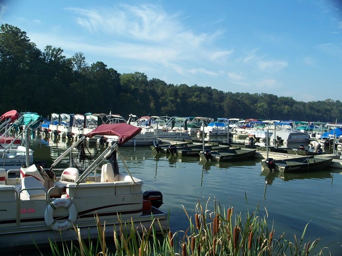 93 Heatherdowns Lane Galena, IL 61036 - Photo 25 of 27 a view of a lake from a balcony