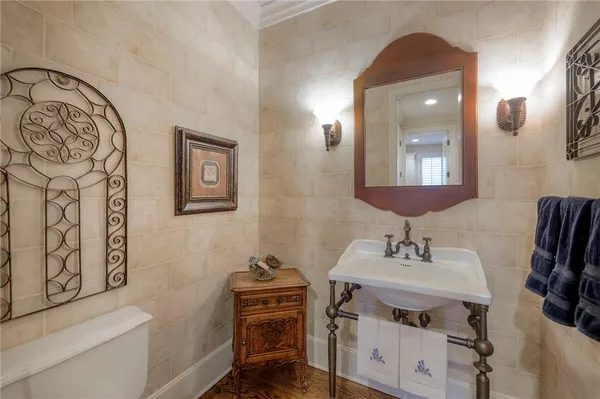 $1,395,000 | 10804 West 141st Street, Overland Park, KS 66221