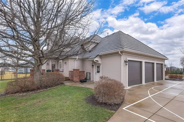 $1,395,000 | 10804 West 141st Street, Overland Park, KS 66221