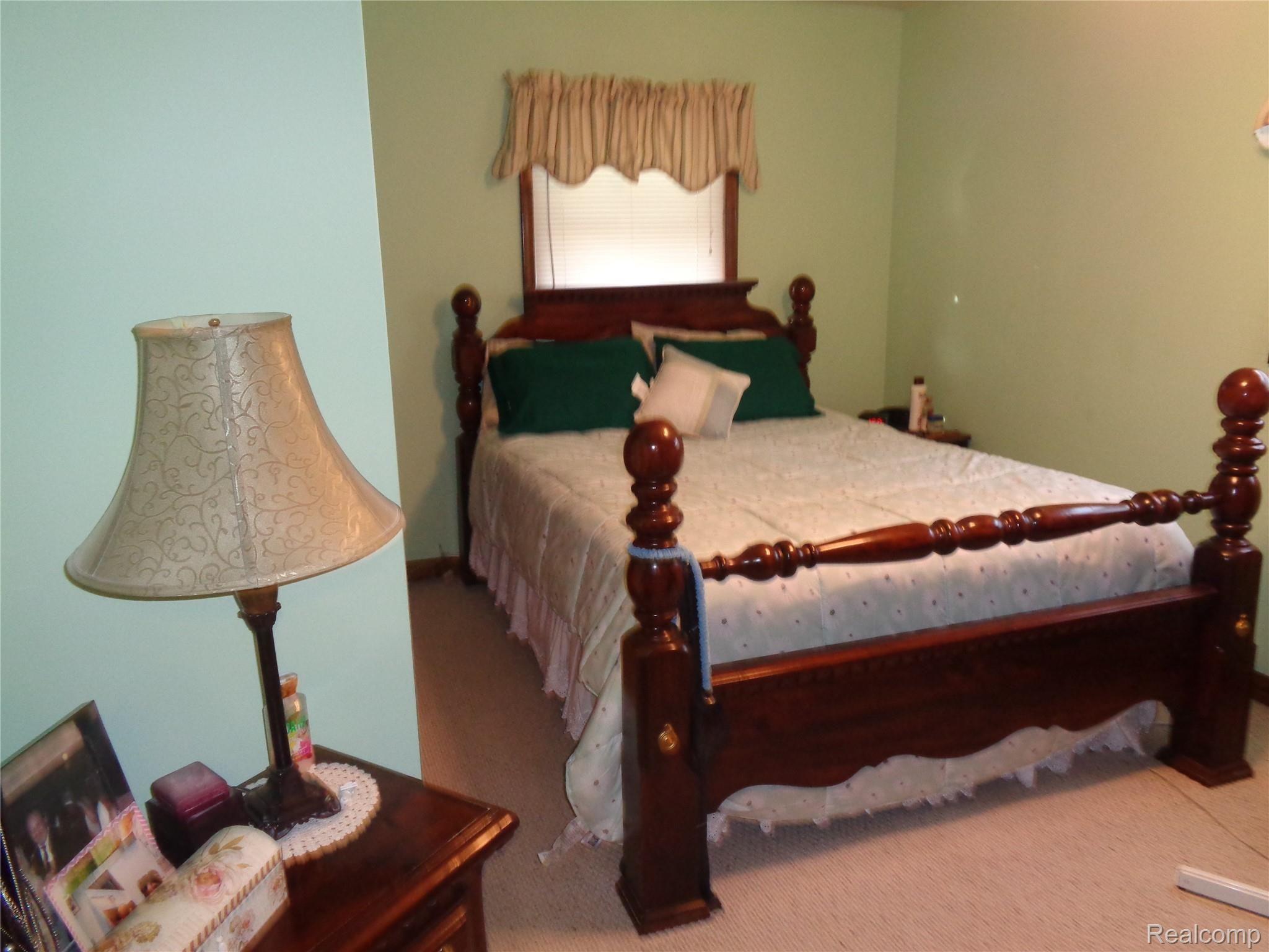 14940 Monroe Road Flat Rock, MI 48134 - Photo 26 of 35 DSC01092.JPG
