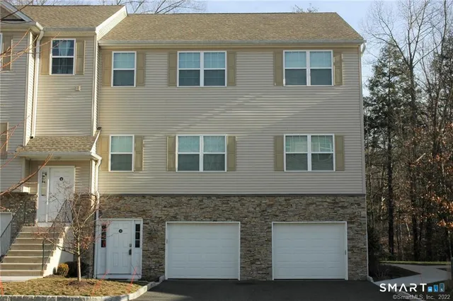 $2,550 | 16 Riverview Court, Unit 16, Brookfield, CT 06804