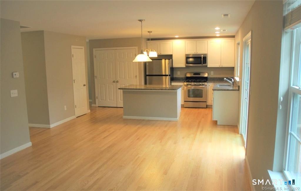 16 Riverview Court, Unit 16 Brookfield, CT 06804 - Photo 4 of 8