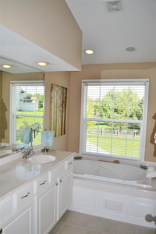 2035 Newcastle Road Marion, IA 52302 - Photo 11 of 24 Gallery Image 11