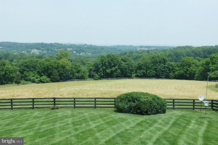 19312 Loudoun Orchard Road Leesburg, VA 20175 - Photo 14 of 30 Exterior (General)